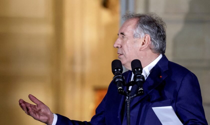 François Bayrou prend la parole pendant la cérémonie de passation à Matignon, le 13 décembre 2024