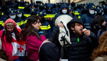 Georgien: Tausende protestieren in Tbilissi nach Wahl des Präsidenten