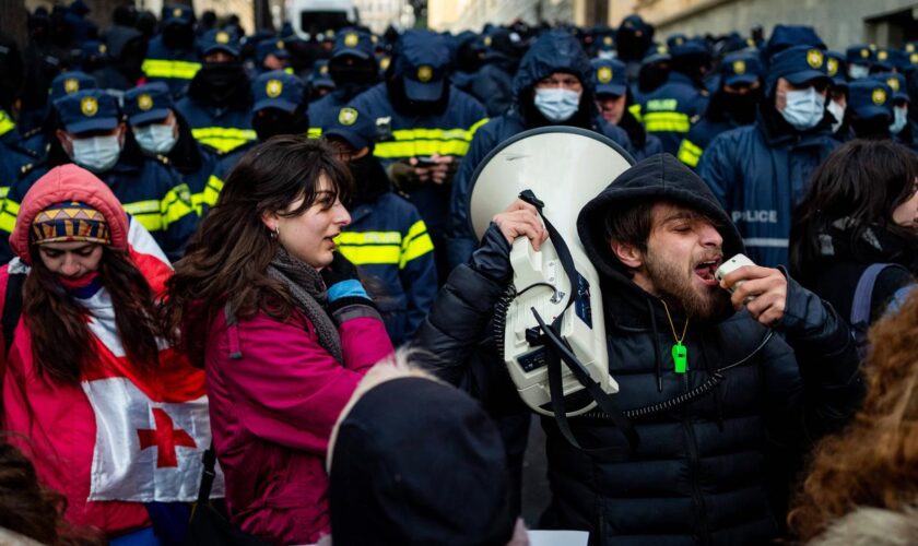 Georgien: Tausende protestieren in Tbilissi nach Wahl des Präsidenten