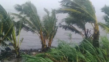 «On a très peur» : à Mayotte, en alerte violette, les habitants barricadés affrontent ce samedi le cyclone Chido