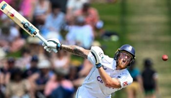 England staring down defeat in Hamilton as New Zealand lead by 340