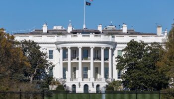 Woman arrested for attempting to climb fence outside White House