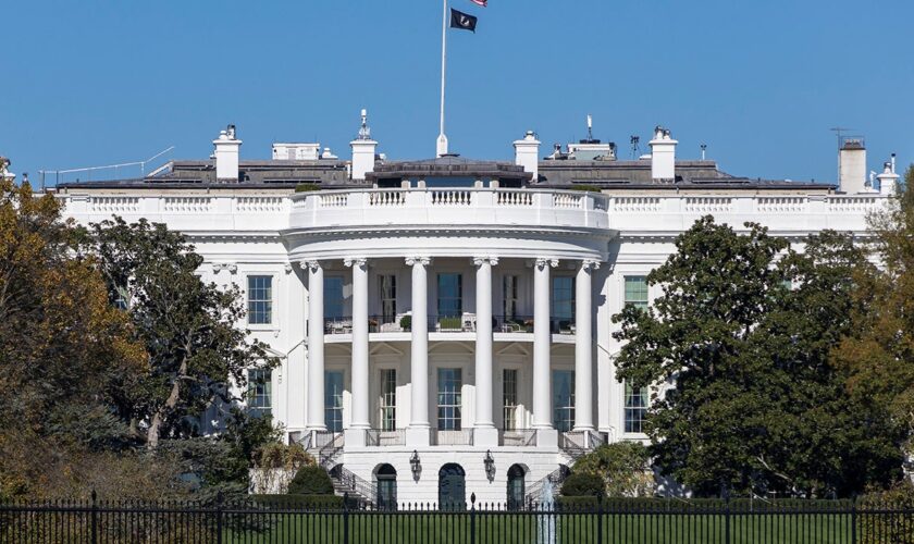 Woman arrested for attempting to climb fence outside White House