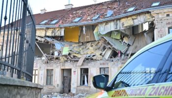 Eine Explosion hat ein Wohnhaus im tschechischen Znojmo verwüstet. Foto: Pavlíèek Lubo/CTK/dpa