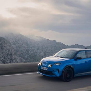 On a testé l’Alpine A290, la bombinette électrique résolument tournée vers le fun