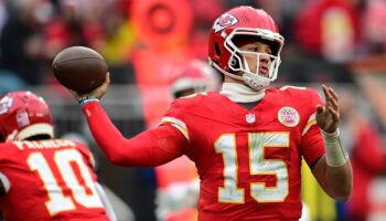 Chiefs give injury update on Patrick Mahomes after getting shaken up in win over Browns