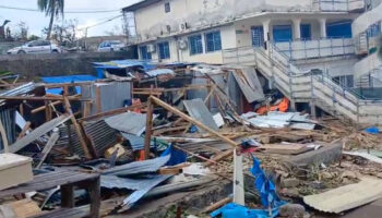 Cyclone à Mayotte, défilé des politiques à Matignon, réquisitions au procès Paty… L’actu de ce lundi matin