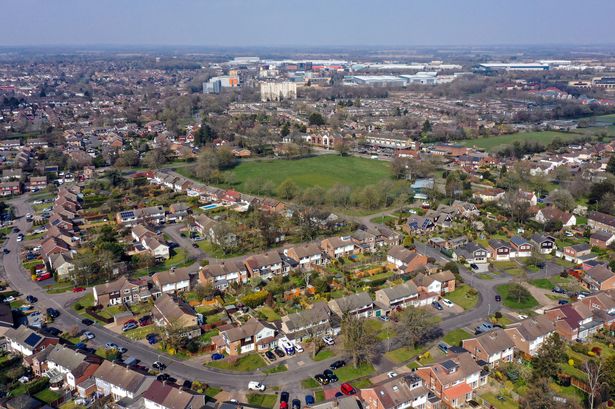 Average UK house price drops by thousands in December as 2025 forecast revealed