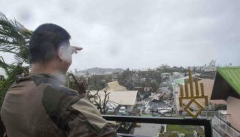 Cyclone Chido à Mayotte : course contre la montre pour les secours, les autorités craignent un très lourd bilan