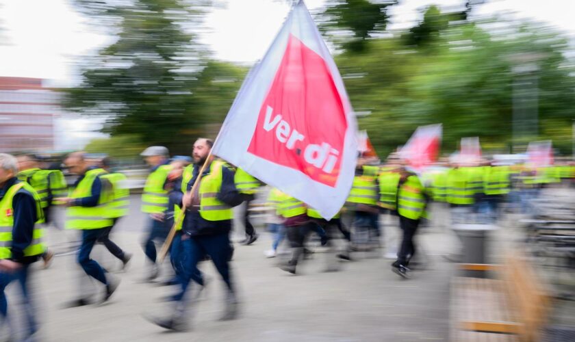 Arbeitskampf: Ver.di droht mit Bargeld-Streik im Weihnachtsgeschäft