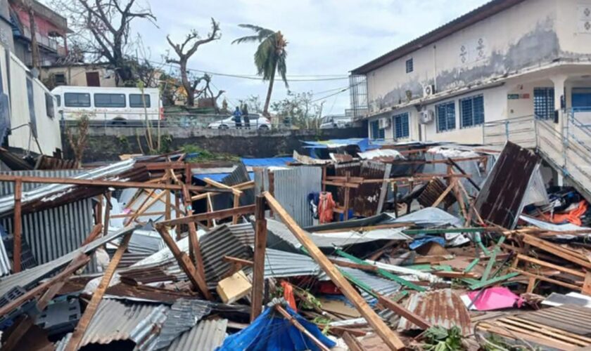 Cyclone Chido à Mayotte : 10 photos qui montrent l’étendue des dégâts dans le petit archipel français