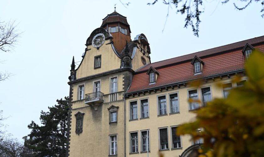 „Schlag ins Gesicht“ – Eltern reichen Dienstaufsichtsbeschwerde gegen Schulaufsicht ein