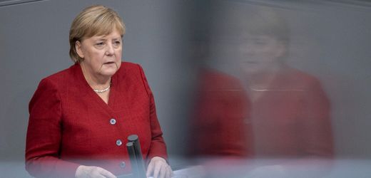 Angela Merkel: Ex-Kanzlerin erklärt, dem Hosenanzug »mit zum Durchbruch« verholfen zu haben