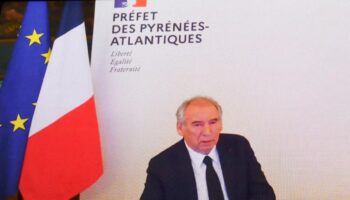 « Il faut que ce débat soit repris » : Bayrou prône le cumul des mandats pour les ministres et les parlementaires