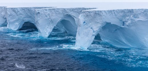 Größter Eisberg der Welt A23a setzt sich in Bewegung