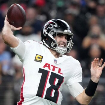 Falcons snap 4-game losing streak in much-needed win over Raiders