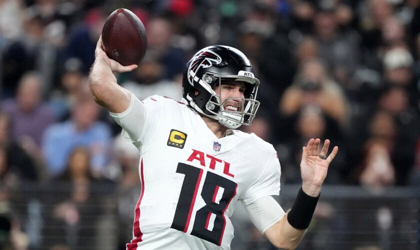 Falcons snap 4-game losing streak in much-needed win over Raiders