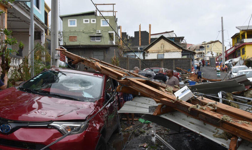 Après le cyclone Chido à Mayotte, la solidarité s'organise face à la "tragédie"