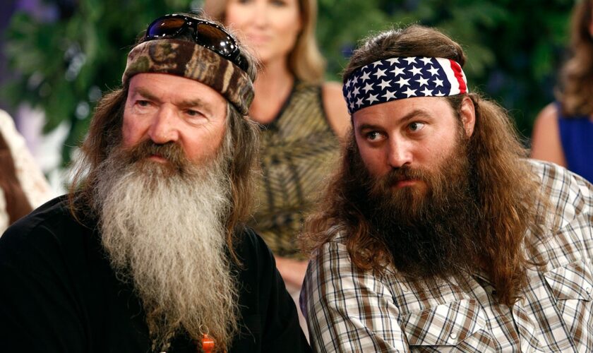 ‘Duck Dynasty’ star Phil Robertson battling blood disorder, fractured back, possible 'ministrokes'