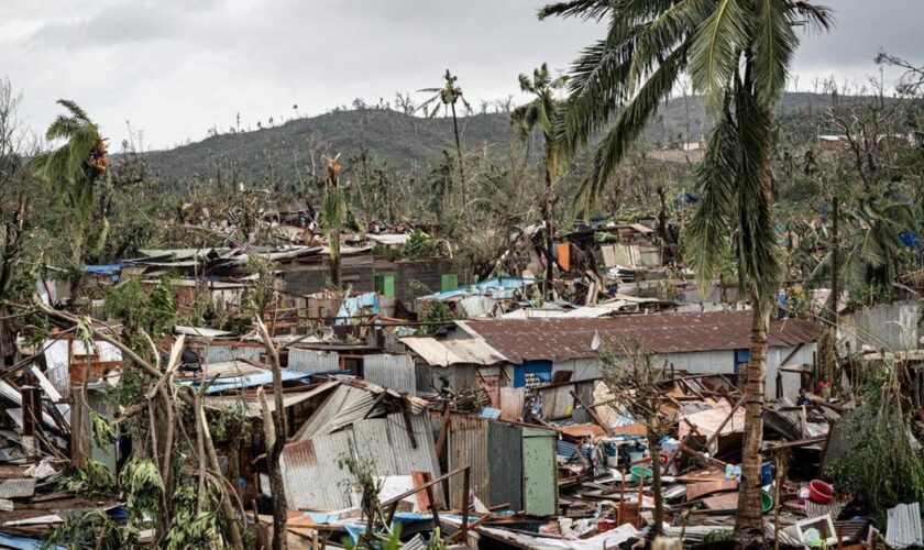 Un cyclone ravage Mayotte : les plus pauvres en première ligne face aux assauts climatiques