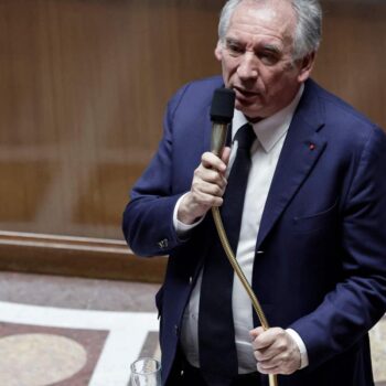 « Vous pouvez vous égosiller… » : A l’Assemblée, le retour de Bayrou en Premier ministre