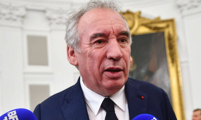 «C’est une faute politique» : à Pau, l’opposition municipale à François Bayrou dénonce sa volonté de cumul et son absence à Mayotte