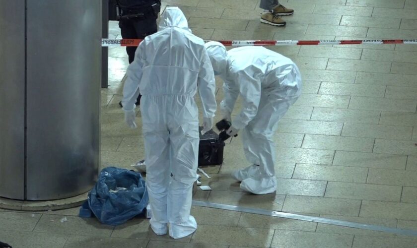 Eine Auseinandersetzung zwischen zwei Männern ist im Hauptbahnhof von Hannover eskaliert. Foto: -/dpa