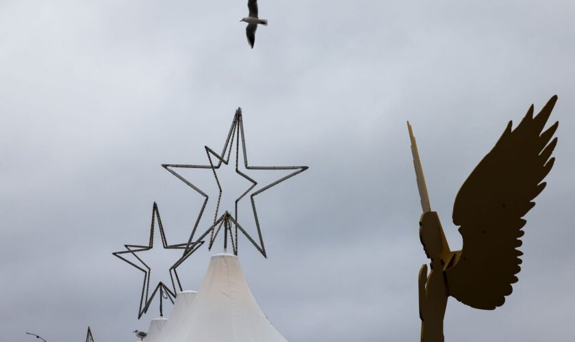 Kurz vor Weihnachten gibt es Regen, Wind und milde Temperaturen im Norden. (Archivbild) Foto: Christian Charisius/dpa