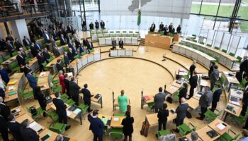 Ministerpräsidenten-Wahl in Sachsen – Grüne mit Stimmzettel unzufrieden