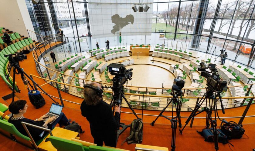 Sächsischer Landtag: Jetzt live: Michael Kretschmer stellt sich zur Wiederwahl