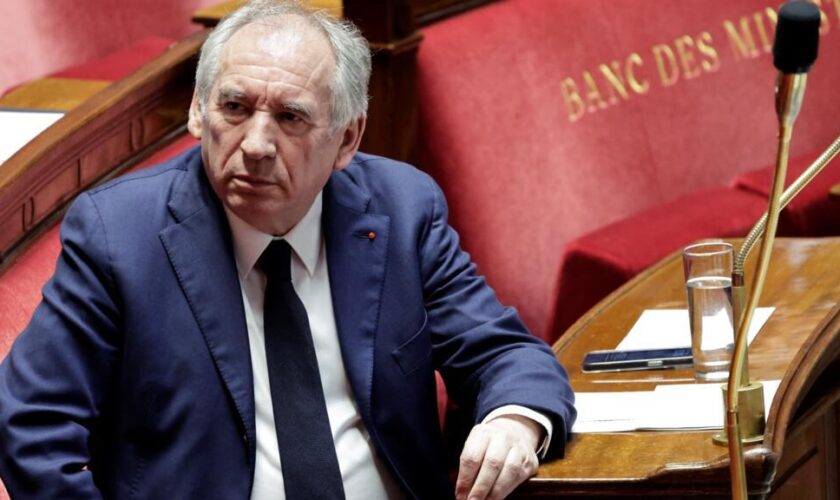 Les nuages s'amoncellent sur Bayrou qui doit finaliser son gouvernement