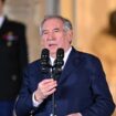 Le nouveau Premier ministre et président du Mouvement démocrate (MoDem) François Bayrou s'exprime lors de la cérémonie de passation des pouvoirs à l'hôtel Matignon à Paris, France, le 13 décembre 2024.