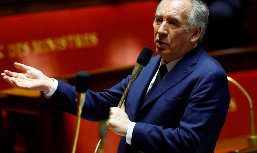 François Bayrou : des “débuts difficiles” et une “incroyable maladresse”