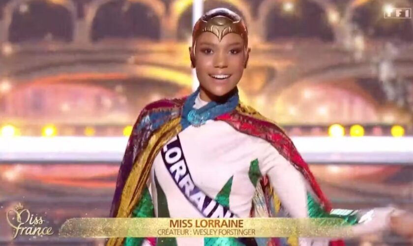 Miss France 2025 : Miss Lorraine Assia Roosz-Tomenti avait mis son costume régional à l’envers