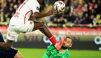 Monaco-PSG en Ligue 1 : Gianluigi Donnarumma reçoit un coup de crampon impressionnant au visage