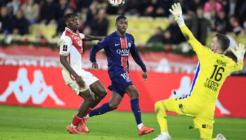 Football : le PSG renverse Monaco et prend de l'avance en tête de la Ligue 1