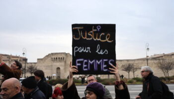 "Honte à la justice !" Au procès des viols de Mazan, des manifestants en colère