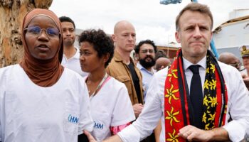 À Mayotte, les premières annonces d’Emmanuel Macron après le passage du cyclone Chido