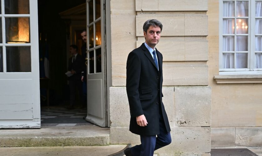 Le chef de file des députés macronistes et président du parti Renaissance Gabriel Attal à Matignon, à Paris, le 16 décembre 2024