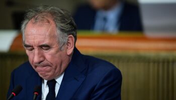 François Bayrou propose aux chefs de partis politiques d’entrer tous ensemble au gouvernement