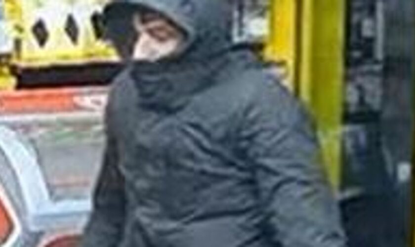 Police have released a CCTV image of a man they are wanting to identify. Pic: Metropolitan Police