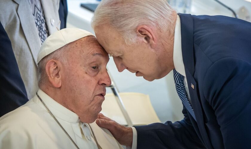 Kurz vor seinem Abschied aus dem Amt plant Joe Biden noch ein Treffen mit dem Papst - in Italien. (Archivbild) Foto: Michael Kap