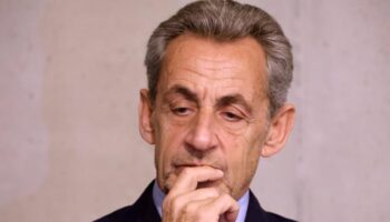 Voyages à l’étranger limités, déplacement au bureau… Ce qu’implique le bracelet électronique de Sarkozy