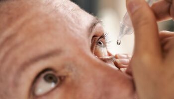 Contact lens '10 minute' warning issued to people not removing them at night