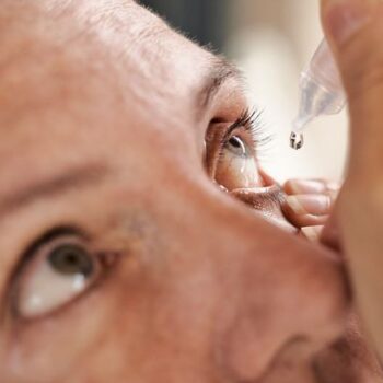 Contact lens '10 minute' warning issued to people not removing them at night