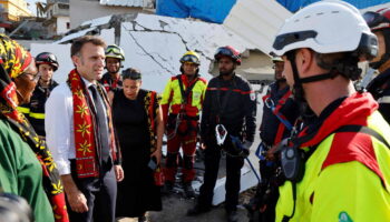 EN DIRECT - Cyclone Chido à Mayotte : Emmanuel Macron poursuit sa visite après une première journée tendue