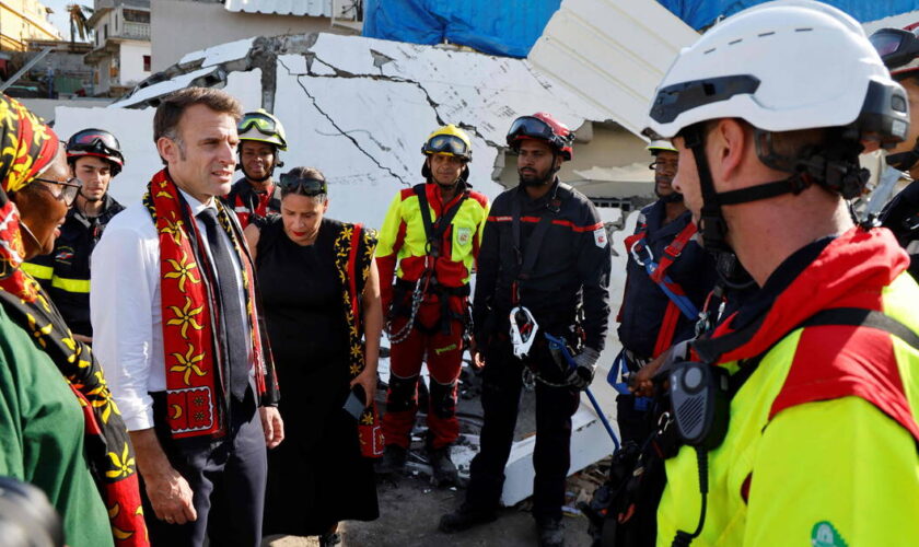 EN DIRECT - Cyclone Chido à Mayotte : Emmanuel Macron poursuit sa visite après une première journée tendue