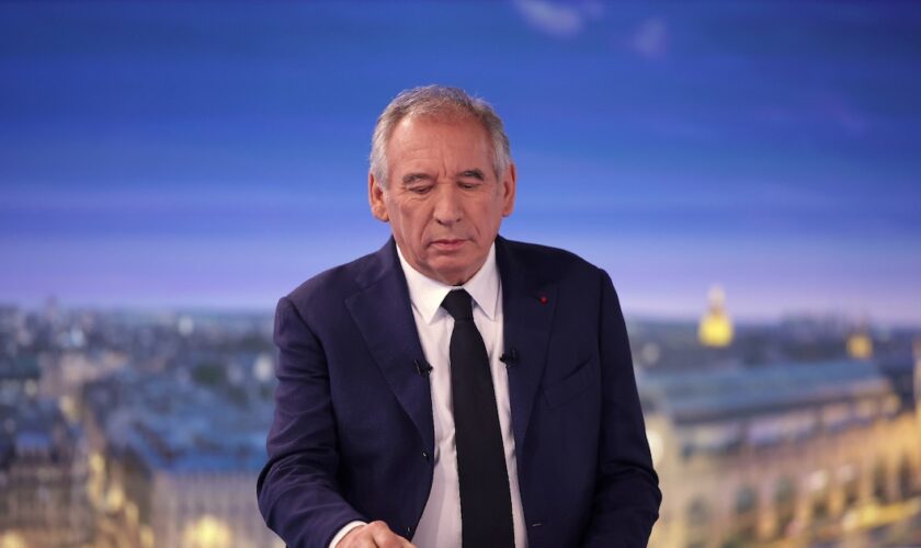 François Bayrou sur le plateau de France 2 à Paris, le 19 décembre 2024