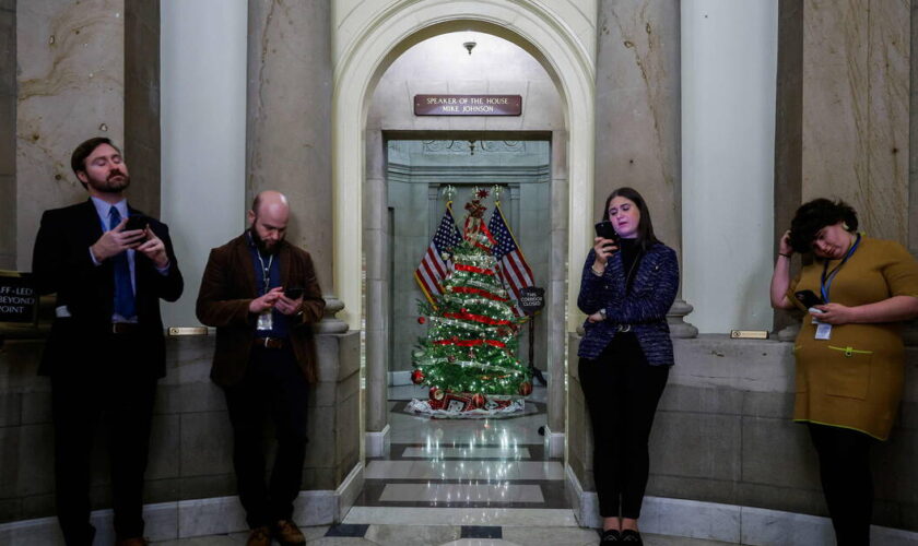 Shutdown aux Etats-Unis : les républicains aident les démocrates à mettre en échec le plan de Trump