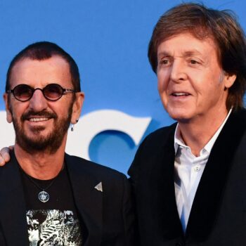 Les Beatles Paul McCartney et Ringo Starr ensemble sur scène à Londres pour des retrouvailles en musique